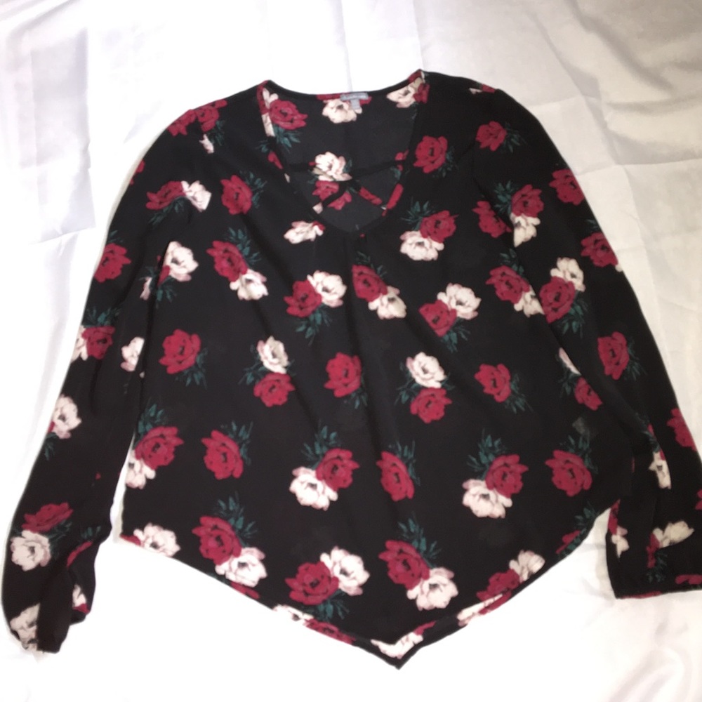 BLACK FLORAL BLOUSE SMALL